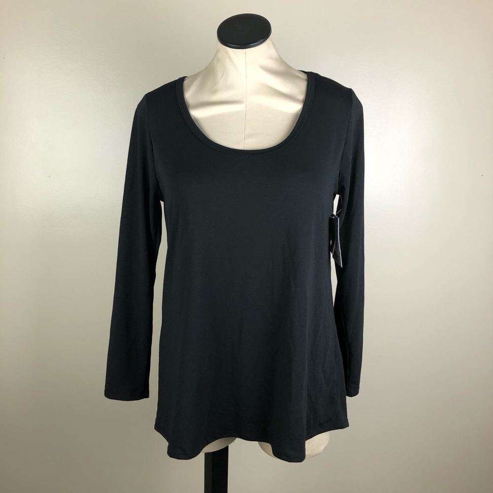 SOLD ❗️LulaRoe Solid Black Lynnae Top Medium